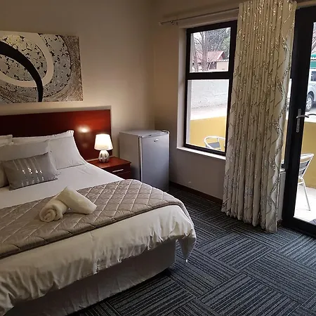 A Contempo Guesthouse-2