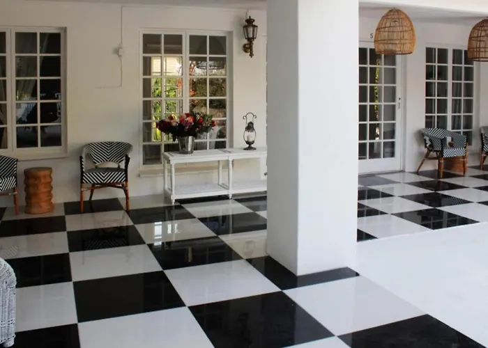 La Belle Guest House